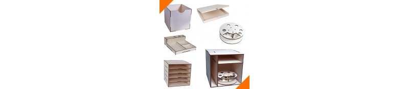 Cajas, estanterías y soportes de madera para organización
